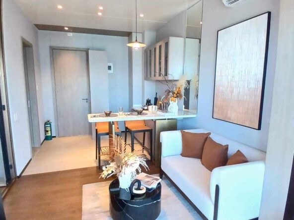 El Sol by Golden Topper Living Area